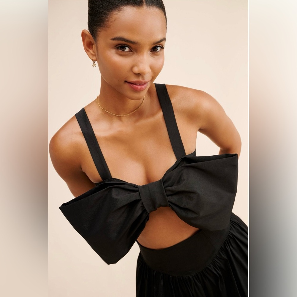 Stylish Black Bow Crop Top